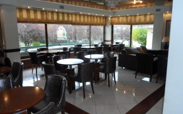 Hotel Prigipikon Suites And sofites