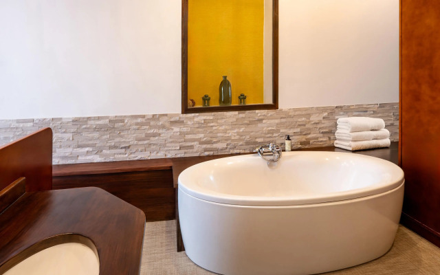 Best Western Plus La Rade