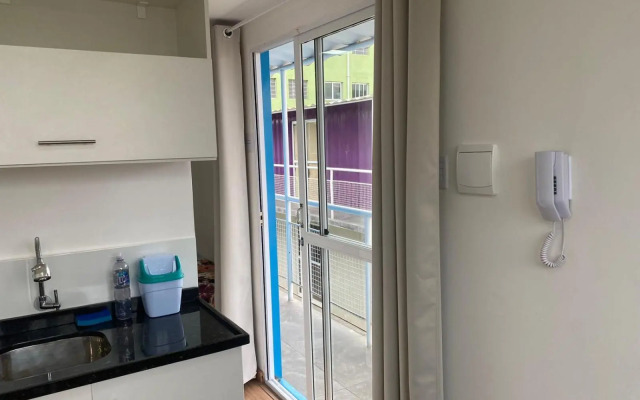 Loft container central c/ estacionamento