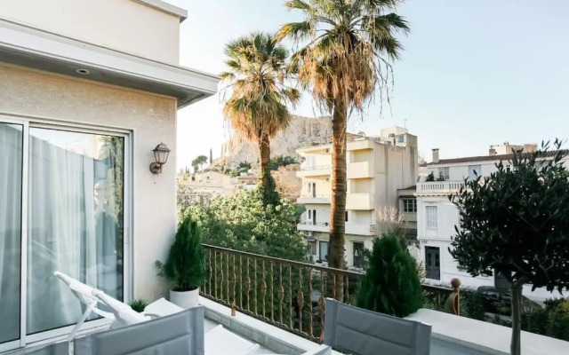 Acropolis Veranda Residence