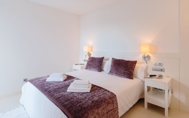 Sea Front Luxurious Villa