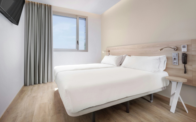 B&B HOTEL Málaga Centro - Image 3