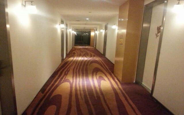 7Days Inn Shanghai Baoshan Road Metro Station
