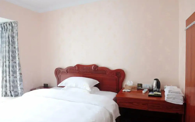 Celebrity Apartment Hotel