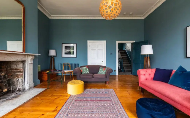 Grand Georgian Townhouse With Garden