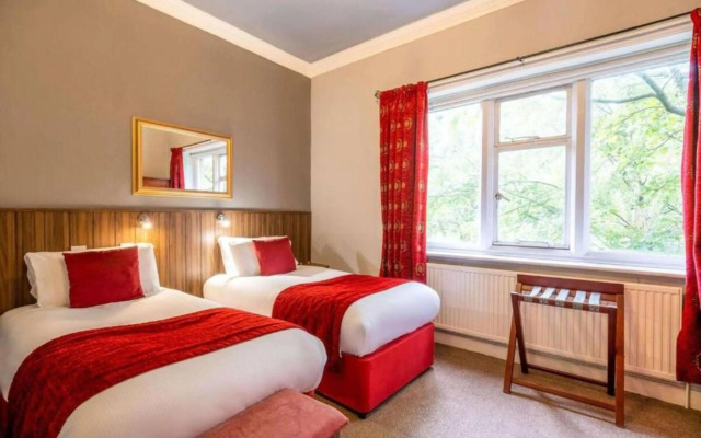 Broadfield Park Hotel