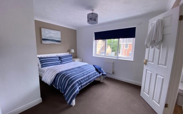 Entire 3-bed House - Child & Pet Friendly
