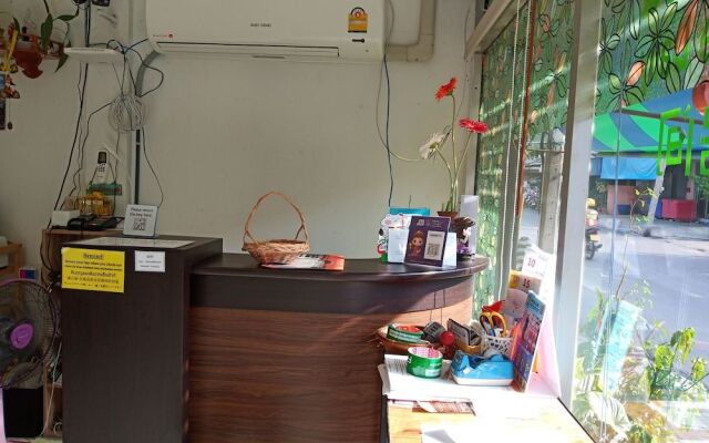 D House Hostel