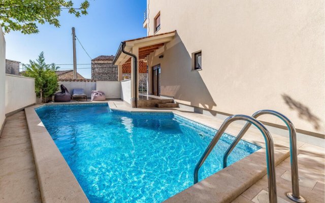 Beautiful Apartment in Medulin With Outdoor Swimming Pool, Wifi and 1 Bedrooms