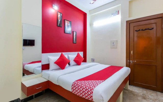 OYO 24109 Hotel Santushti