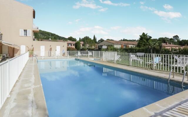 Classy Holiday Home With Swimming Pool, Bbq, Terrace, Garden