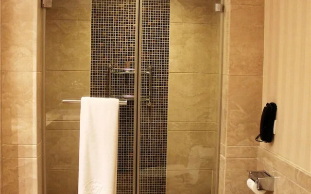 Rich Gate Hotel
