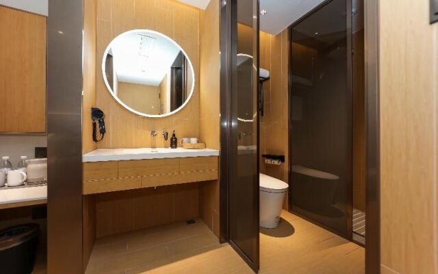 Ji Hotel Shanghai Xujiahui Caobao Road Subway Stat