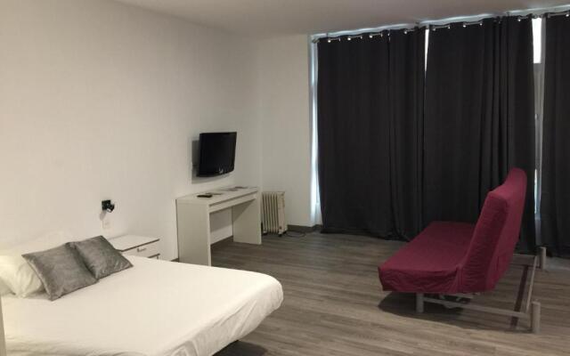 Room and Kitchen Bilbao