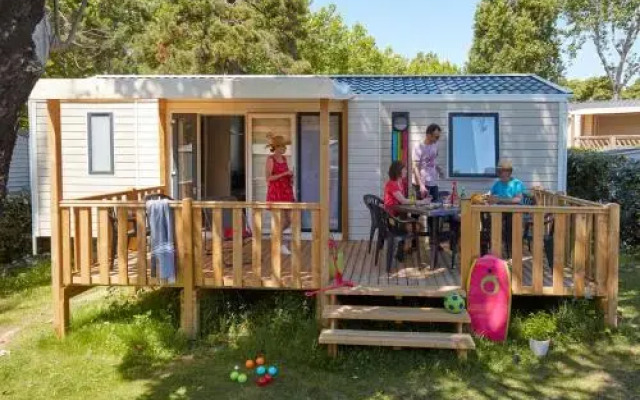 Camping de l'Eve****