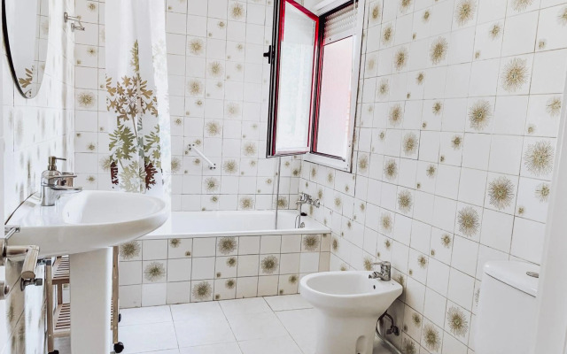 Bella Kalma, acogedora casa con parking, jardin y wifi