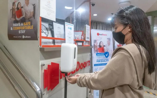 RedDoorz @ Hotel Rosemarie