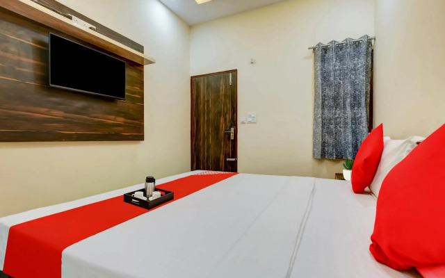 OYO Flagship 70098 Moon Trip