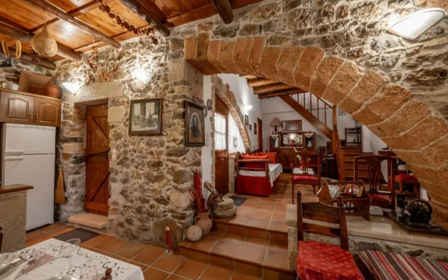 Agapi s Charming Retreat - Rustic Escape By Chania