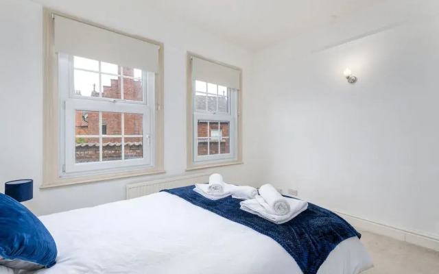 The Lincoln Book Inn