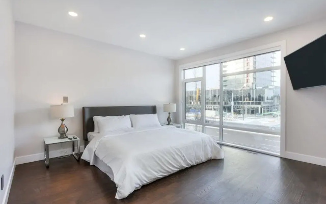 New Luxury Townhome 27