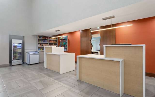 La Quinta Inn & Suites by Wyndham Ft. Pierce