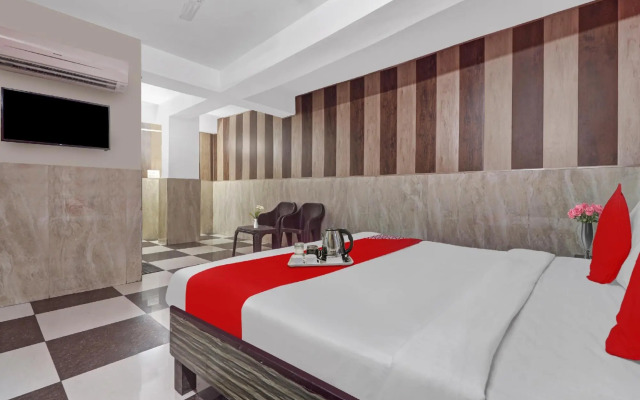 Flagship 92975 Hotel Small Town