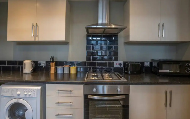 2 Bed-town Centre-free Parking