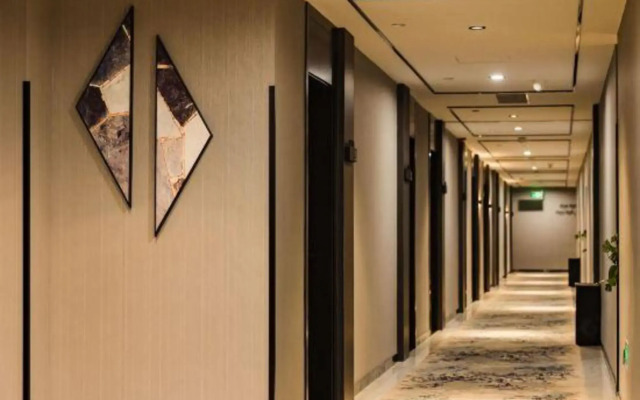 Junlulai Hotel(安康君路·莱精致酒店)