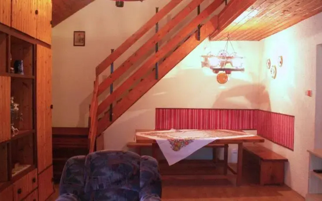 Partközeli kertes nyaralóház Balatonfenyvesen