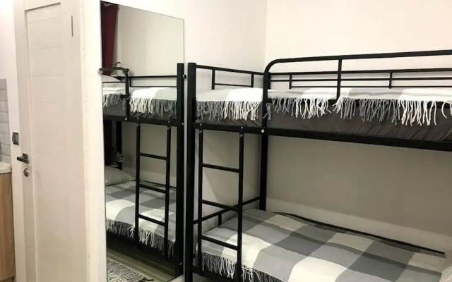 Апартаменты в центре на ул. Пологой, 17