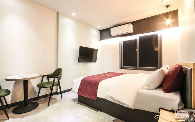 Suncheon Hotel THE B