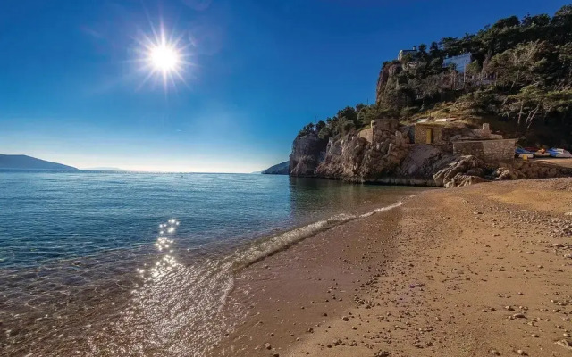 Nice Home in Brsec With Wifi and 3 Bedrooms