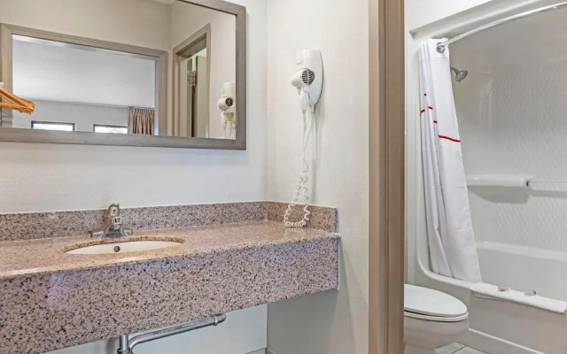 Red Roof Inn Bowling Green