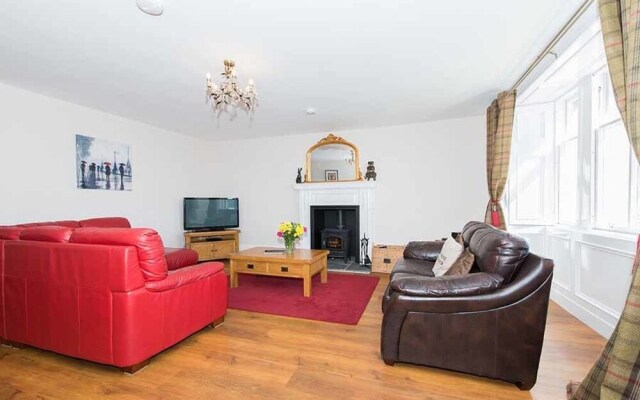 Balmeadowside Farmhouse Near Cupar, Fife