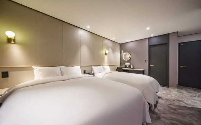 Brown-Dot Hotel Geomdan