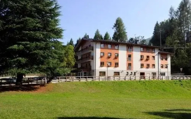 Residence Hotel Candriai Alla Posta