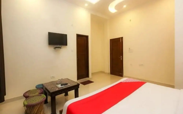 Hotel Ambika & Restaurant By GRB