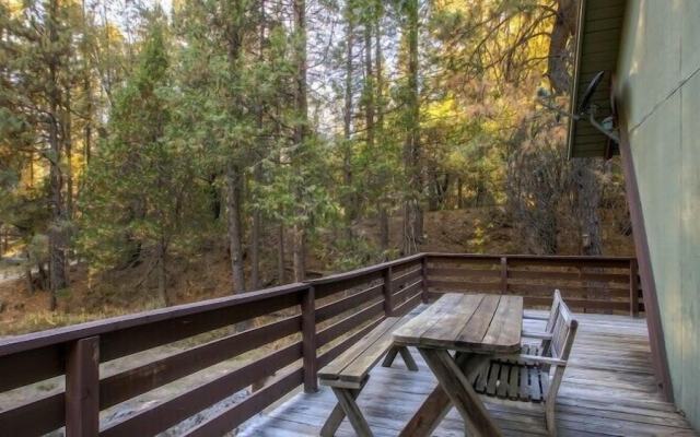 Scenic Wonders Yosemite Creekside Loft