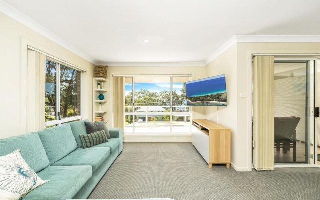 Enjoy Your Box Seat on Orion Beach and Jervis Bay – Guest Rooms – Vincentia