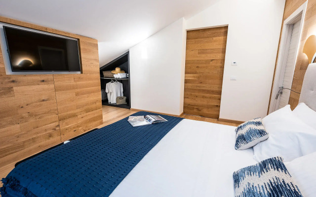 The Green Park Hotel