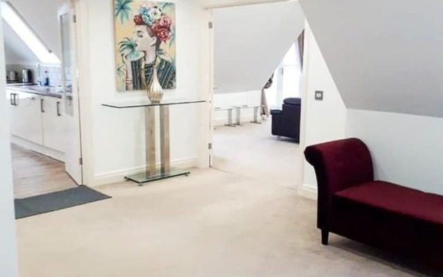 Harbour High - Luxury Beach Penthouse - Sleeps 6