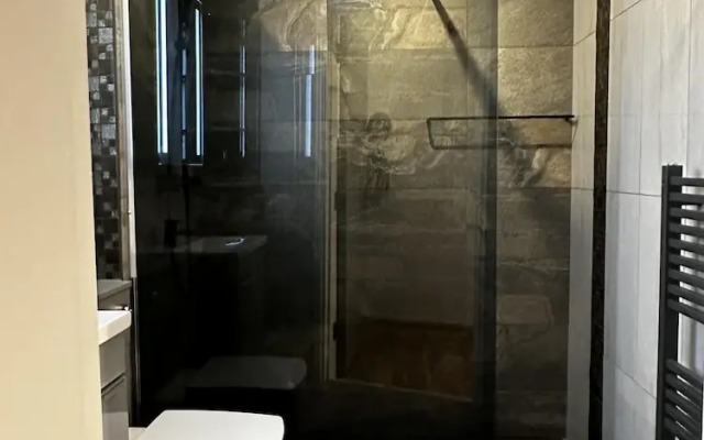 Luxurious two Bedrooms Apartment Slough