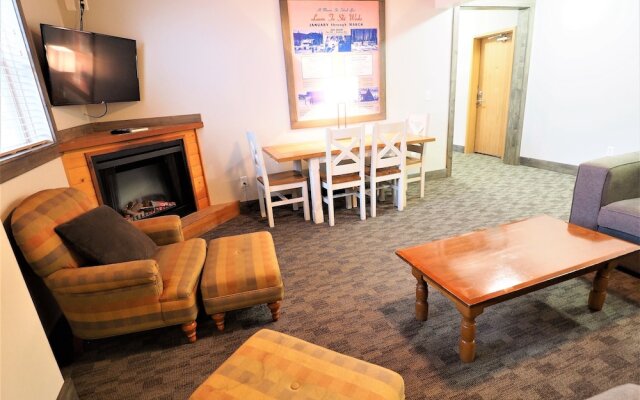 Apex Mountain Lodge Suite 4 Bedrooms 2 Bathrooms Condo