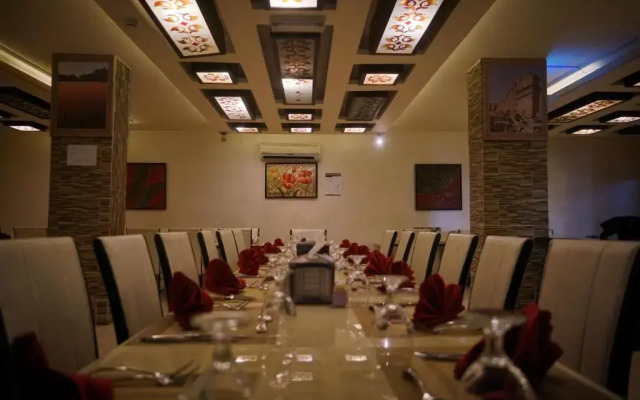 7 Wonders Hotel