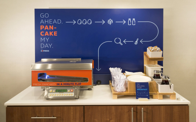 Holiday Inn Express & Suites Seattle South - Tukwila by IHG