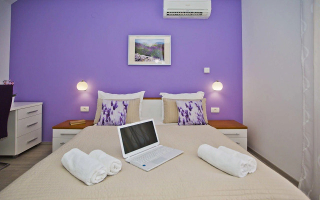 Violeta Hvar