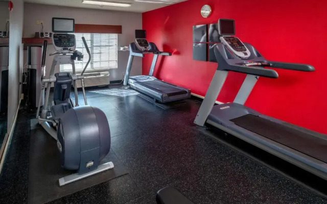 Country Inn & Suites by Radisson, Charleston South, WV