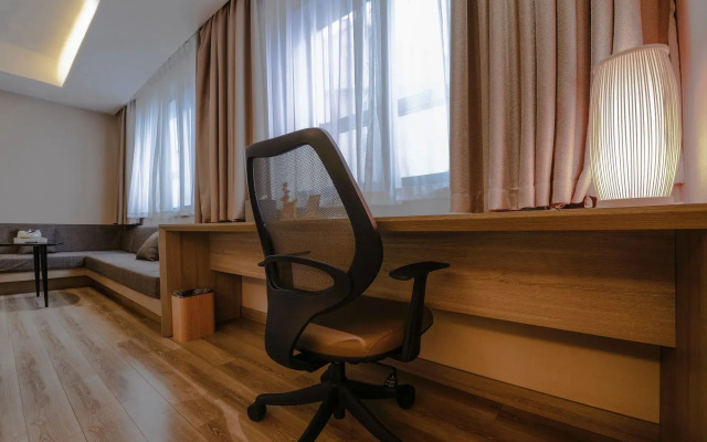 Atour Hotel Zhongshan Square Dalian