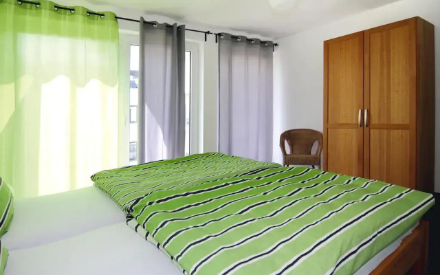 Apartment House Calmsailing, Borgerende